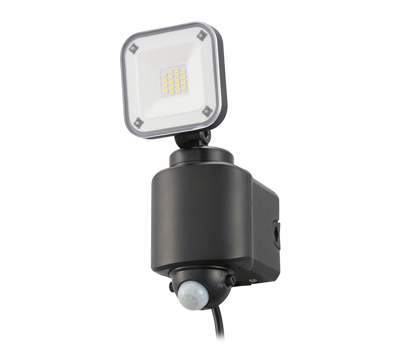 オーム電機 monban 防犯センサーライト 1灯コンセント式 1600ルーメン LS-A160W1 07-8808